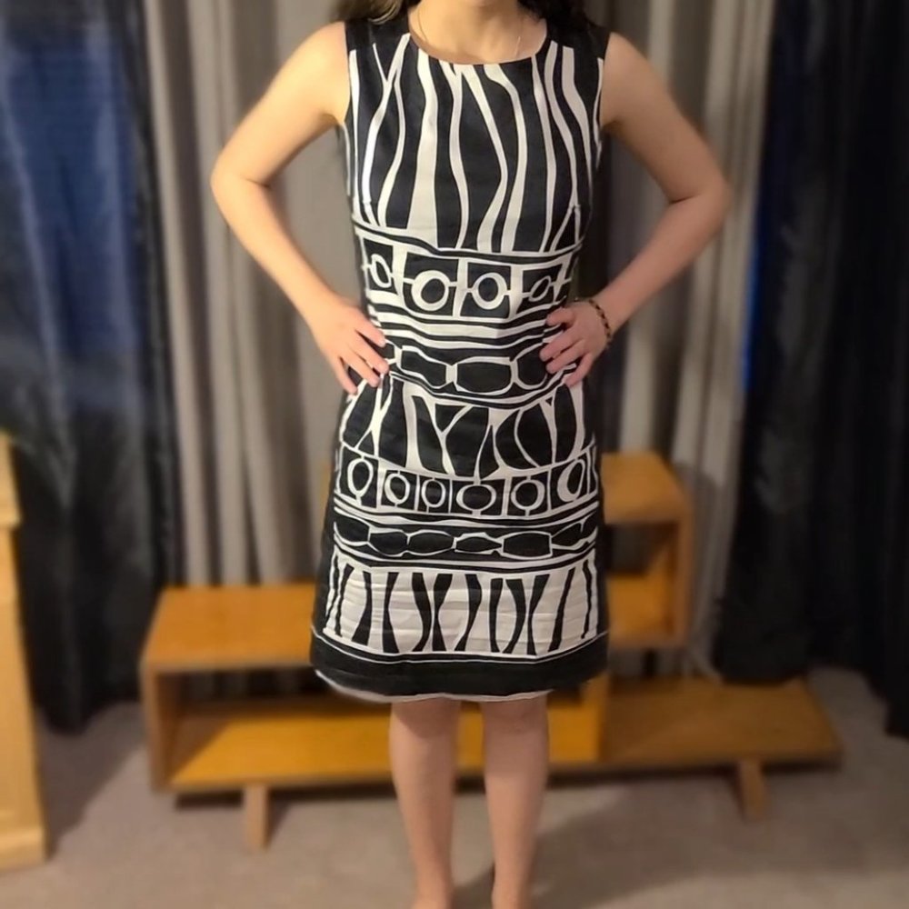 Black and White Modern Sheath Dress